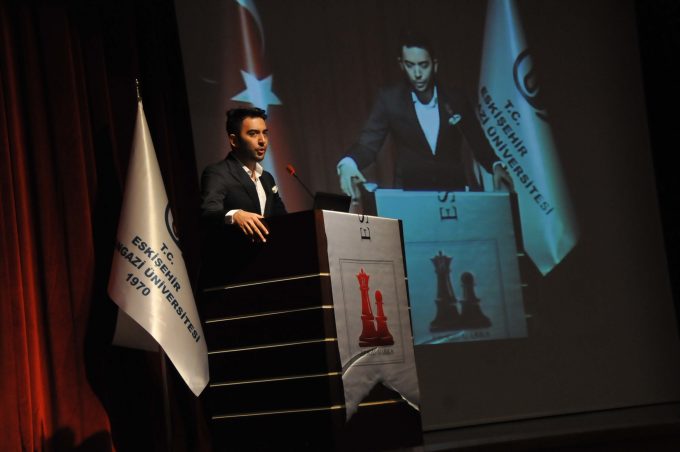 Arif Kerem Göğüş, Osmangazi Üniversitesinde Konferans Verirken