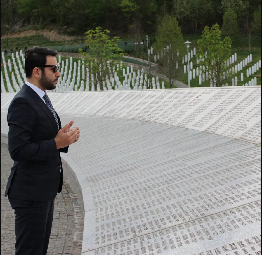 Srebrenitsa Anıtı Ziyareti